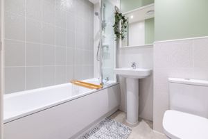 Family Bathroom- click for photo gallery